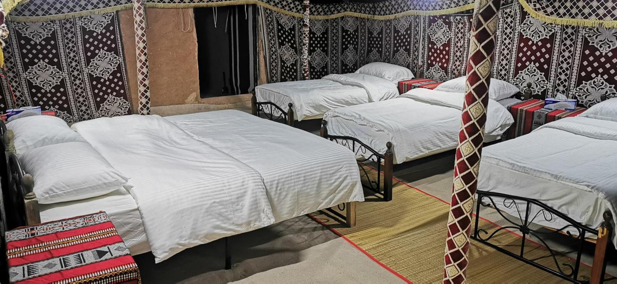 Desert Wonders Camp Ḩawīyah 객실 사진